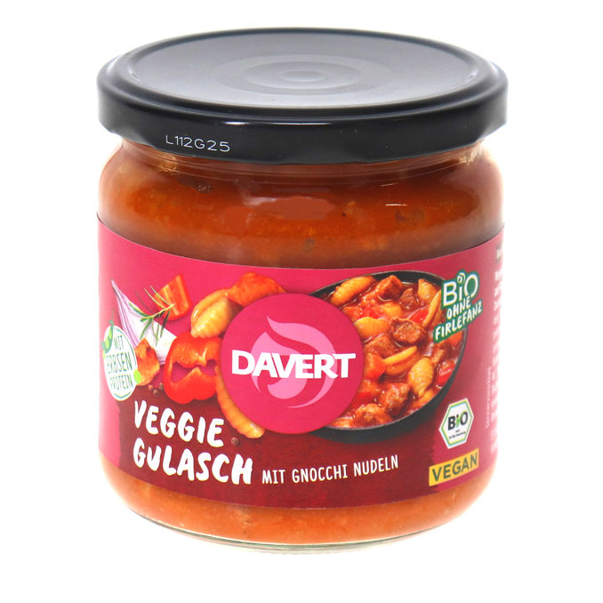 Davert Veggie Gulasch mit Gnocchi Nudeln