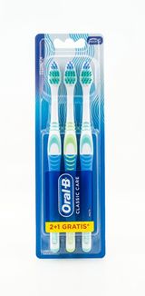 Oral B Zahnbürsten Classic Care Medium 2+1 Pack